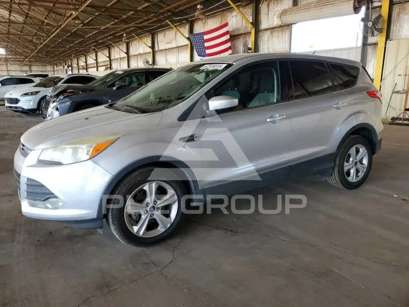2016 Ford ESCAPE photo