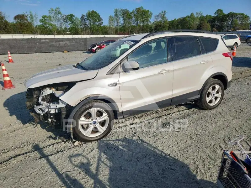 2016 Ford ESCAPE photo