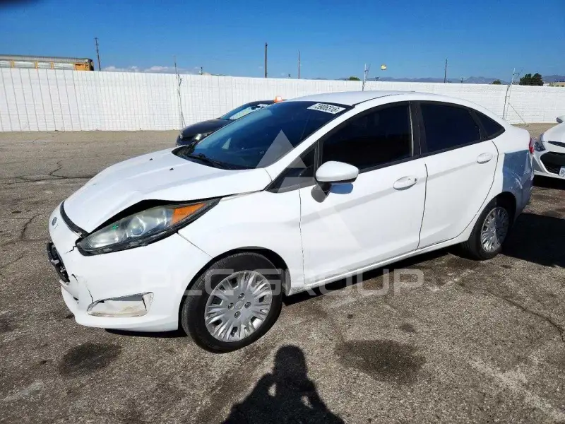 2016 Ford FIESTA фото