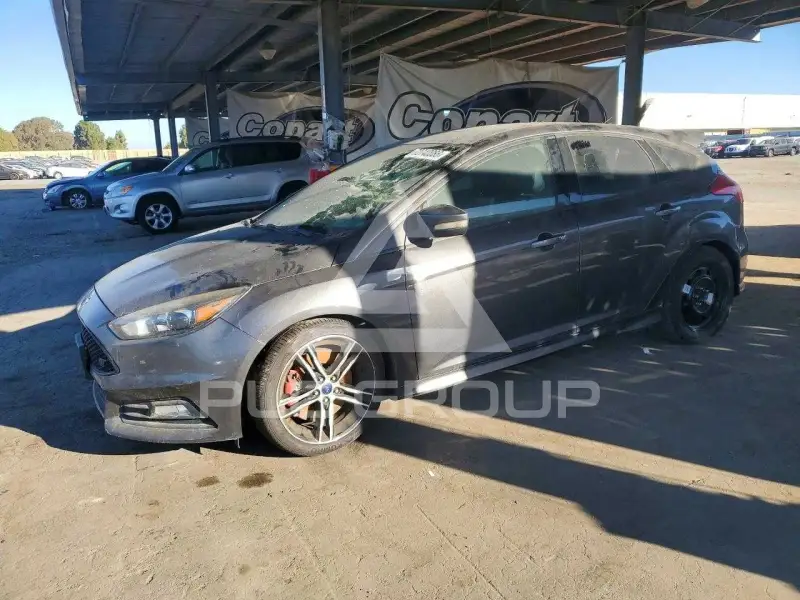 2016 Ford FOCUS фото