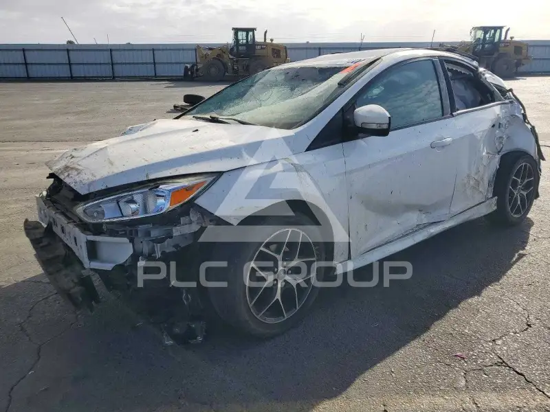 2016 Ford FOCUS фото