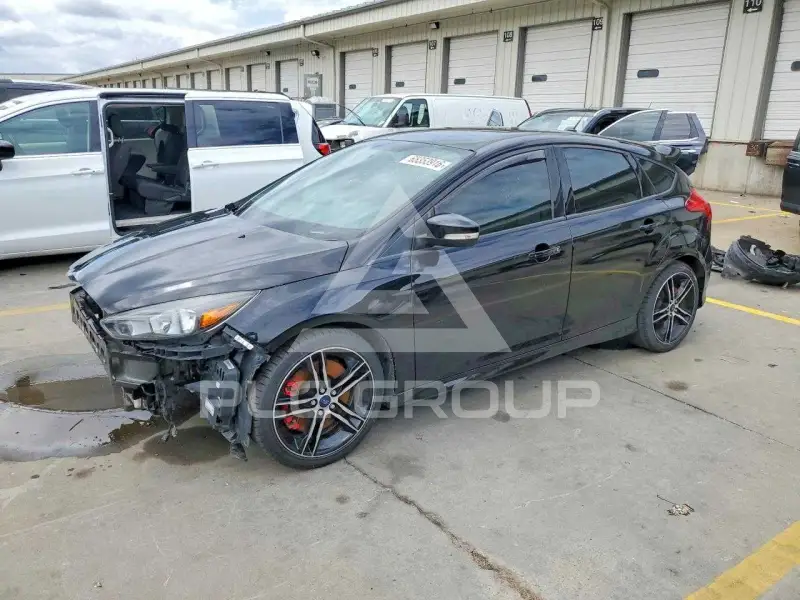 2016 Ford FOCUS фото
