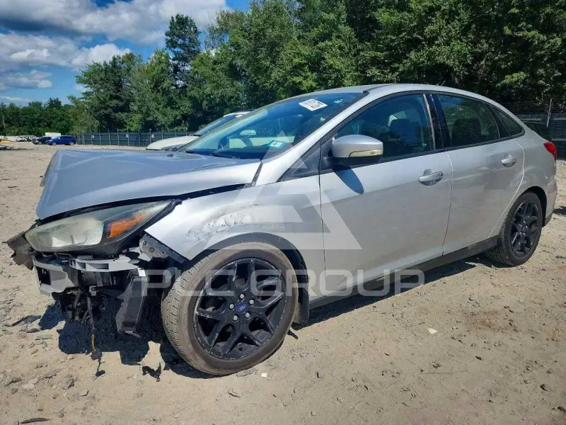 2016 Ford FOCUS photo
