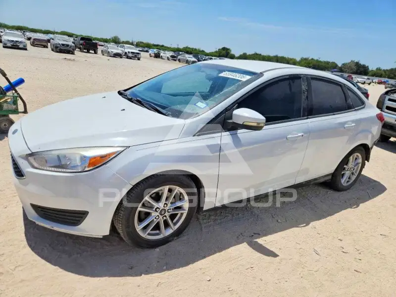 2016 Ford FOCUS photo