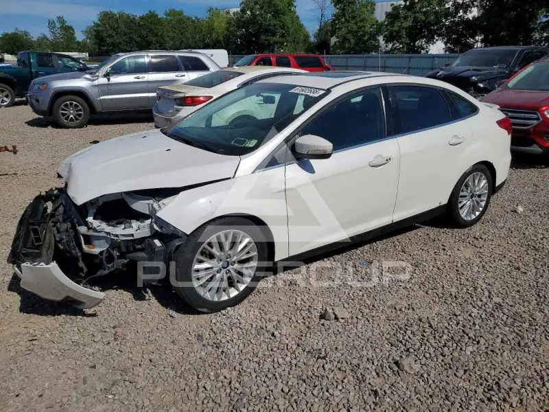 2016 Ford FOCUS photo