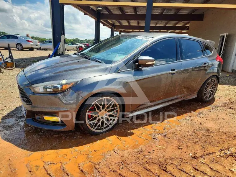 2016 Ford FOCUS фото