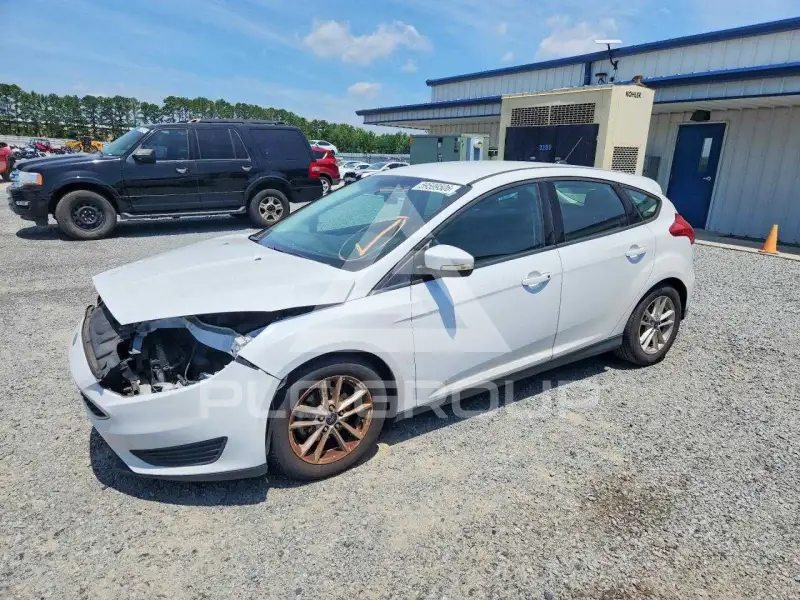 2016 Ford FOCUS photo