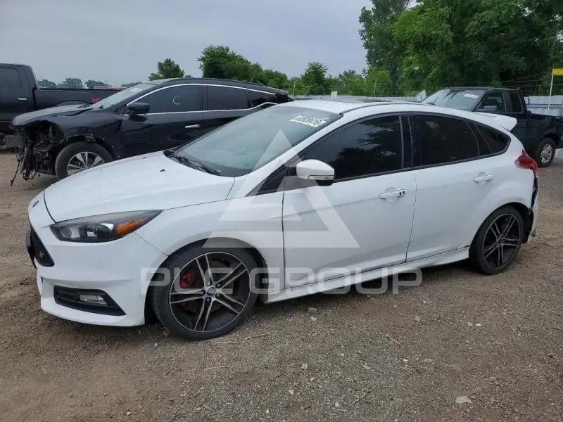 2016 Ford FOCUS фото