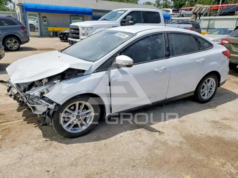 2016 Ford FOCUS photo