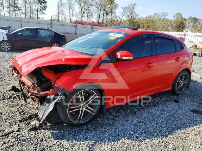 2016 Ford FOCUS photo