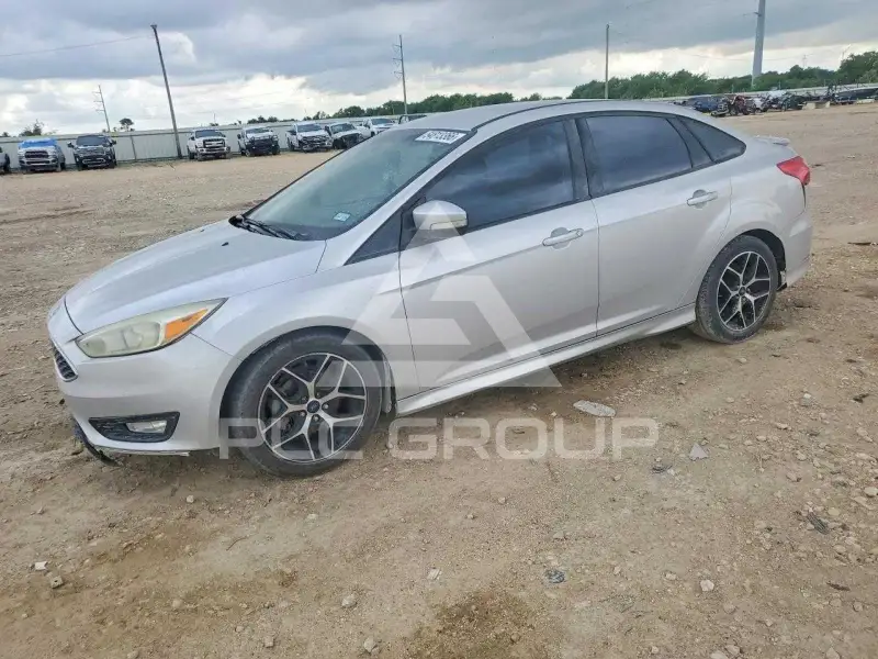 2016 Ford FOCUS фото