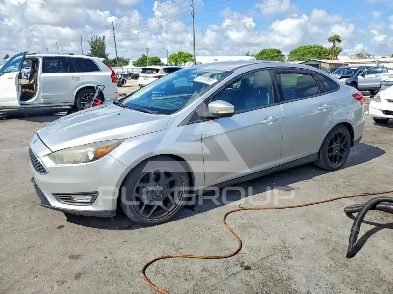 2016 Ford FOCUS photo