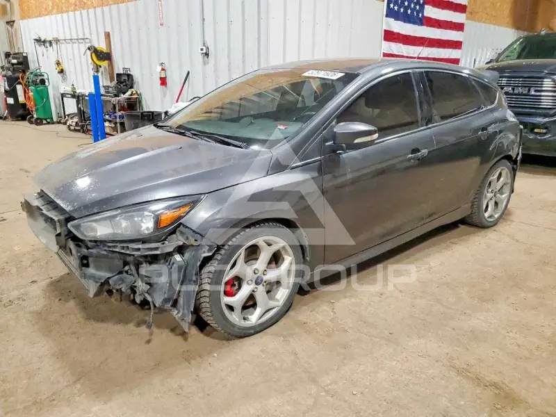 2016 Ford FOCUS photo