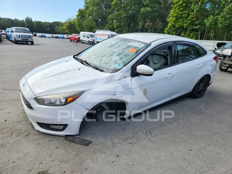2016 Ford FOCUS photo