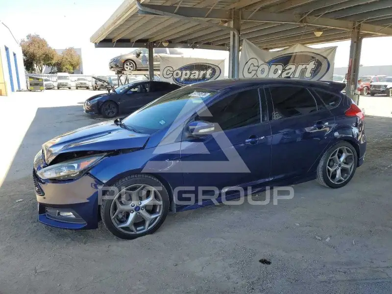 2016 Ford FOCUS фото