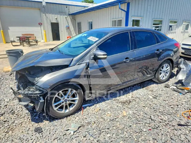 2016 Ford FOCUS photo