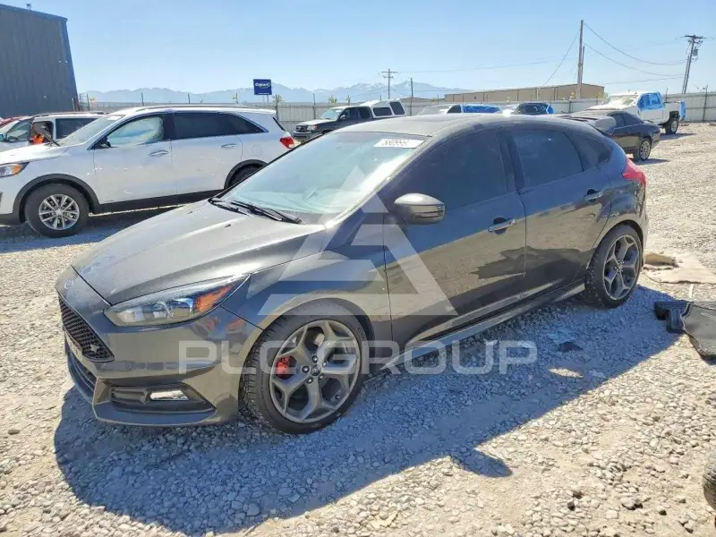 2016 Ford FOCUS фото