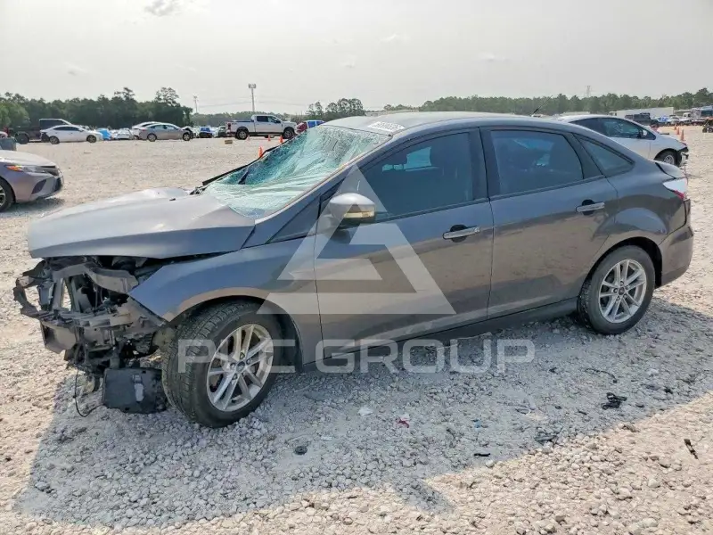 2016 Ford FOCUS photo