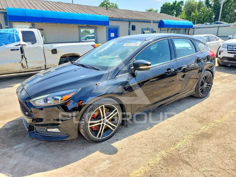 2016 Ford FOCUS фото
