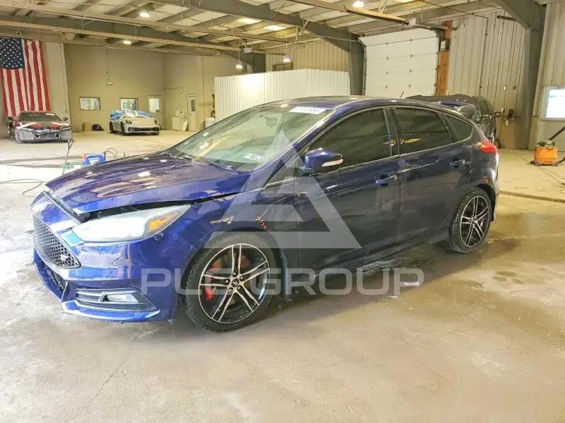 2016 Ford FOCUS фото