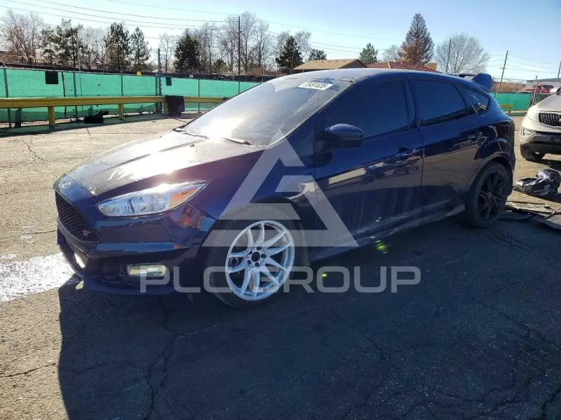 2016 Ford FOCUS фото