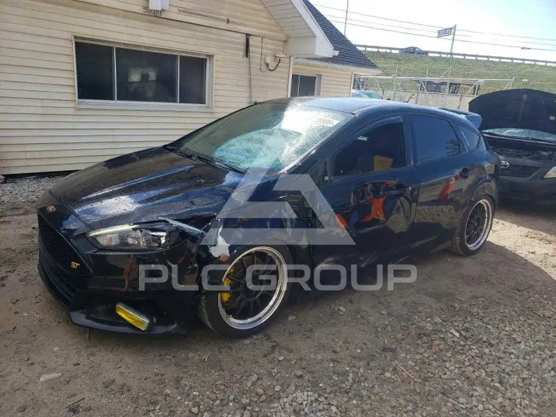 2016 Ford FOCUS photo