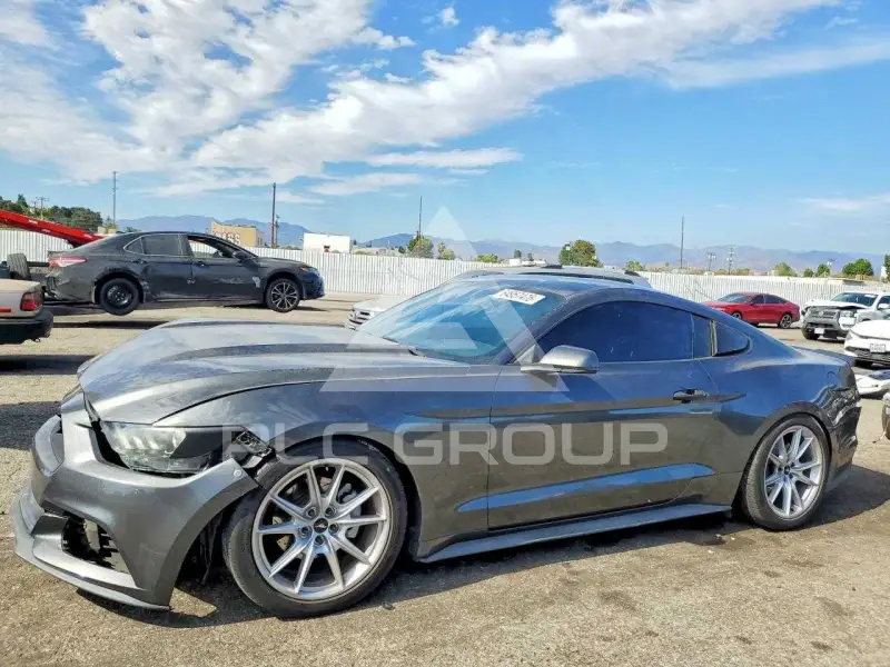 2016 Ford MUSTANG photo