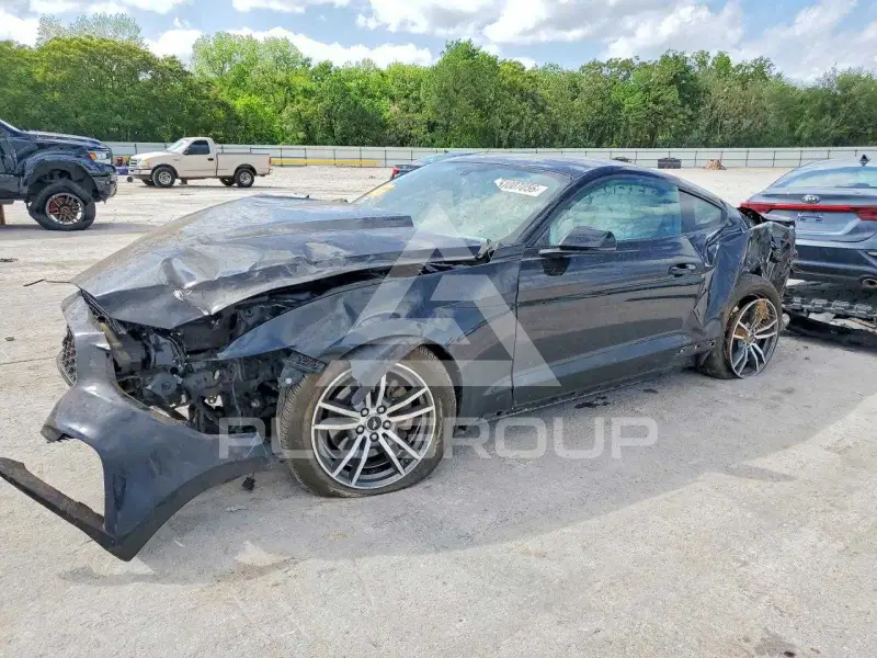 2016 Ford MUSTANG photo