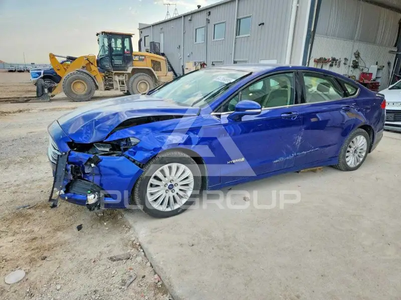 2016 Ford FUSION photo