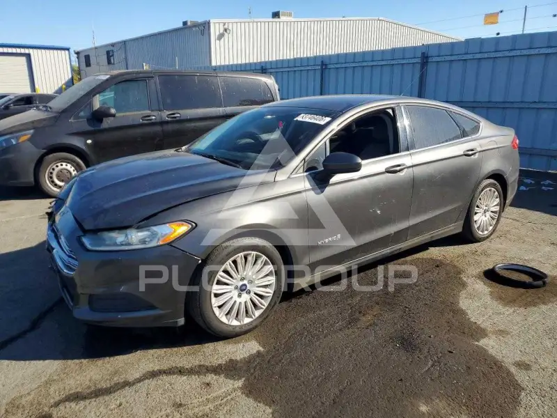 2016 Ford FUSION фото