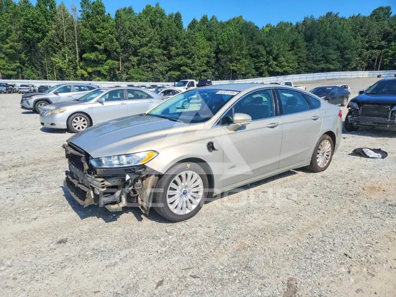2016 Ford FUSION photo