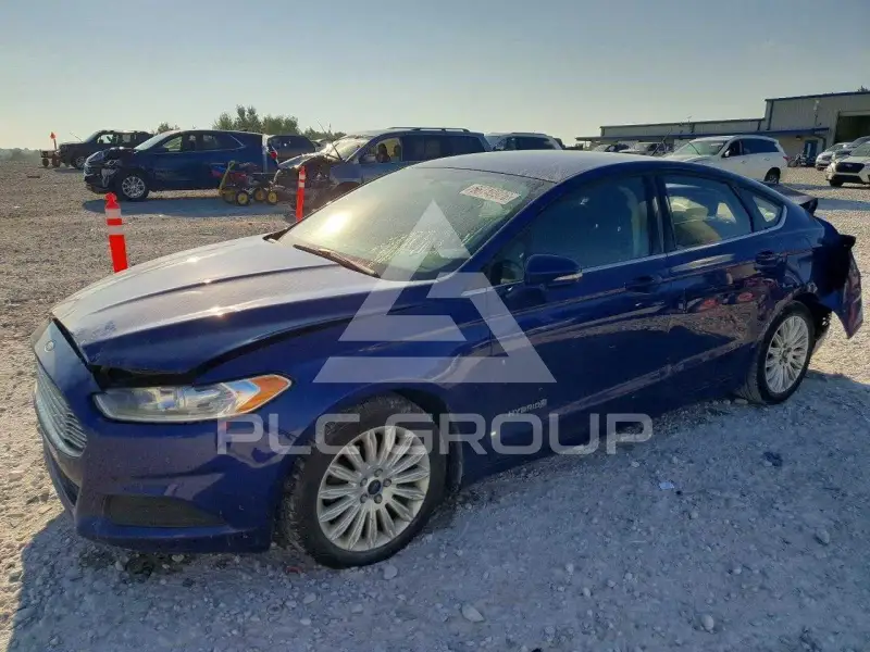 2016 Ford FUSION фото