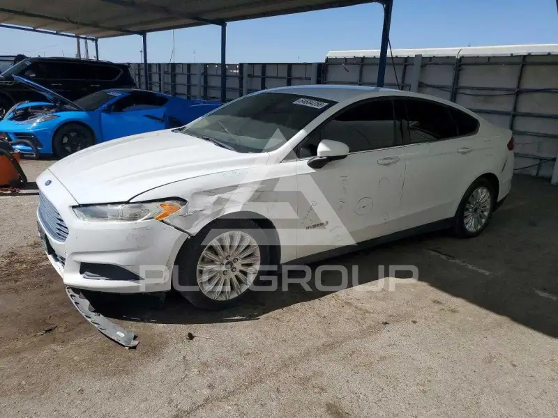 2016 Ford FUSION photo