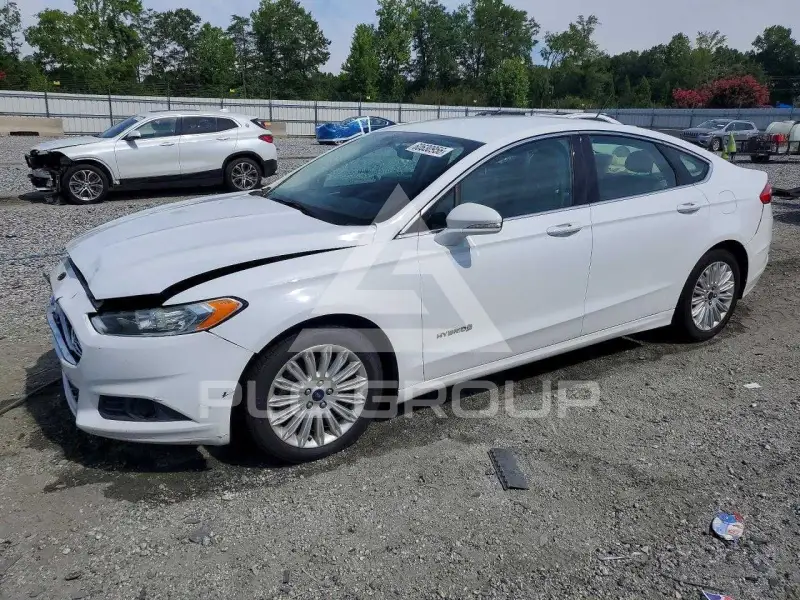 2016 Ford FUSION фото