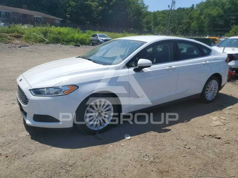 2016 Ford FUSION фото