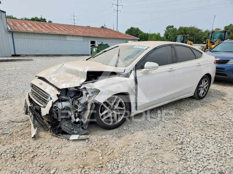 2016 Ford FUSION photo