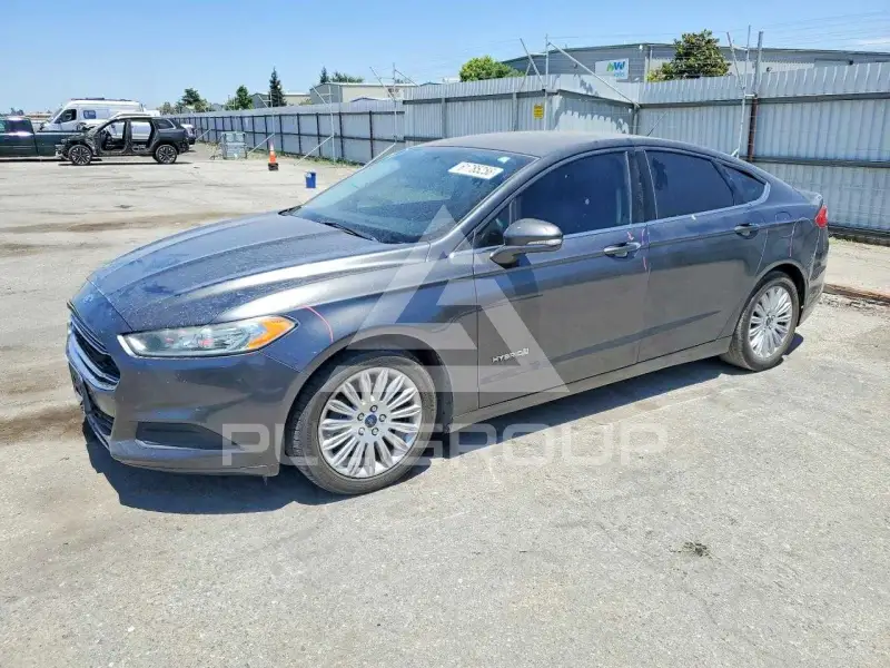 2016 Ford FUSION фото