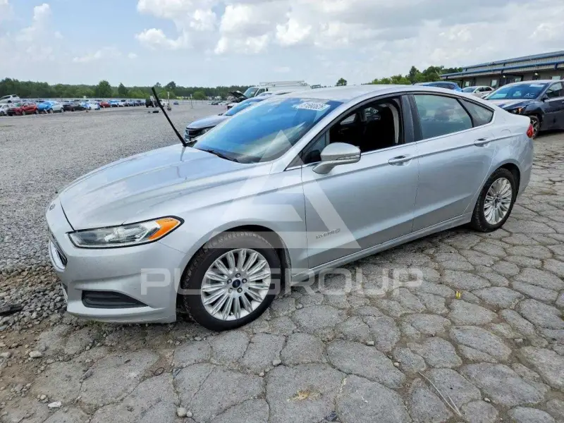 2016 Ford FUSION фото