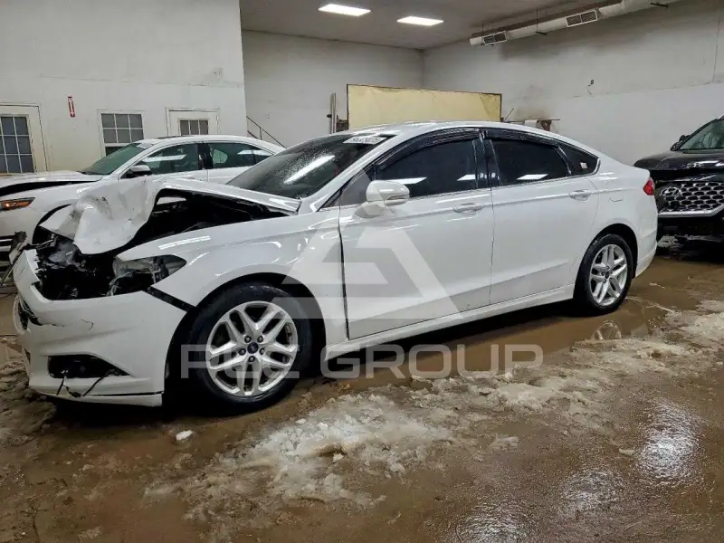 2016 Ford FUSION photo