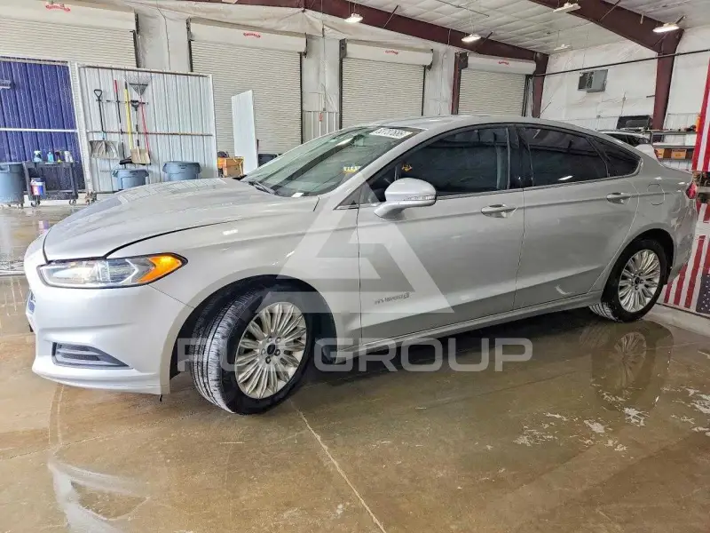 2016 Ford FUSION фото