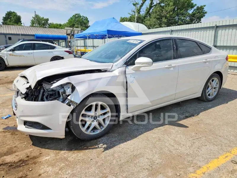 2016 Ford FUSION фото