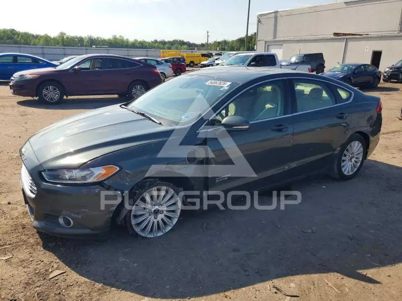 2016 Ford FUSION фото