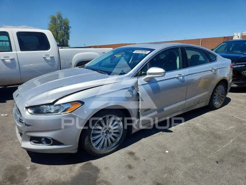 2016 Ford FUSION фото