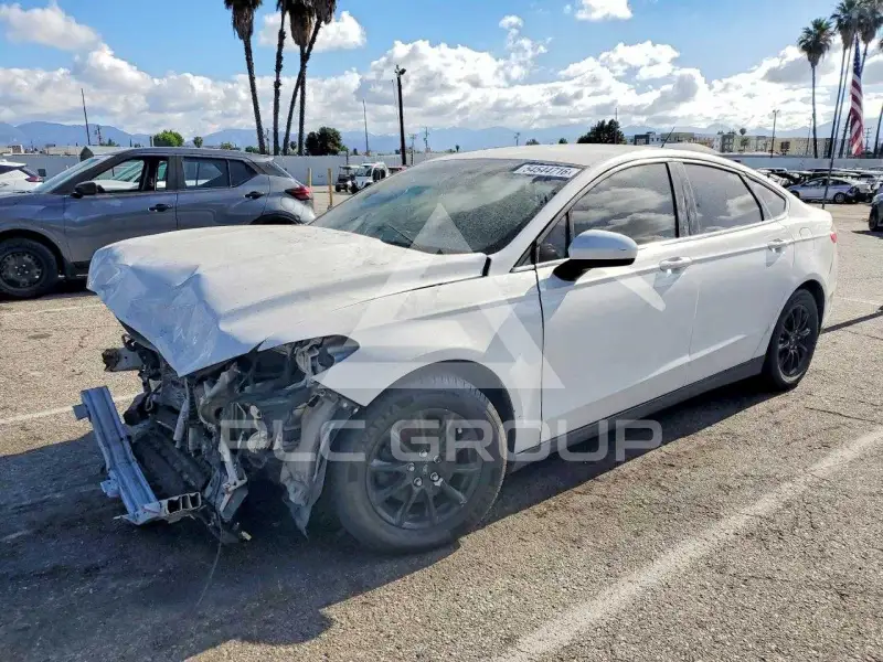 2016 Ford FUSION фото