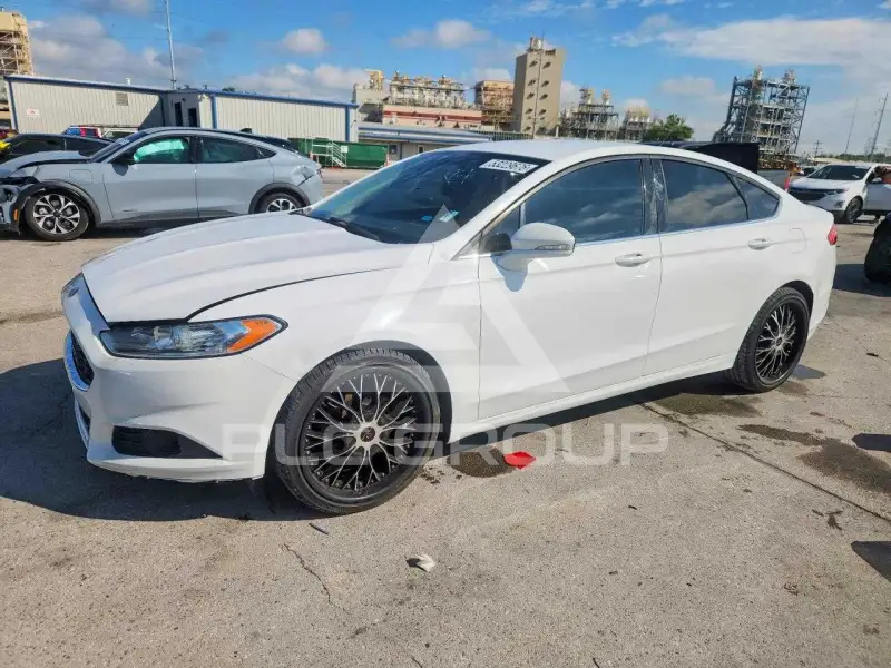 2016 Ford FUSION photo