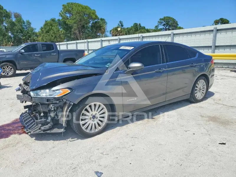 2016 Ford FUSION фото