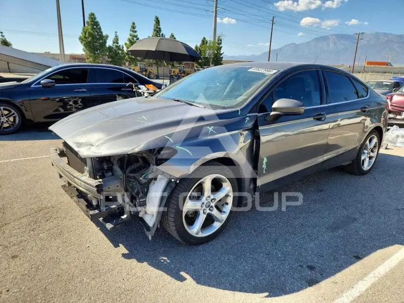 2016 Ford FUSION photo
