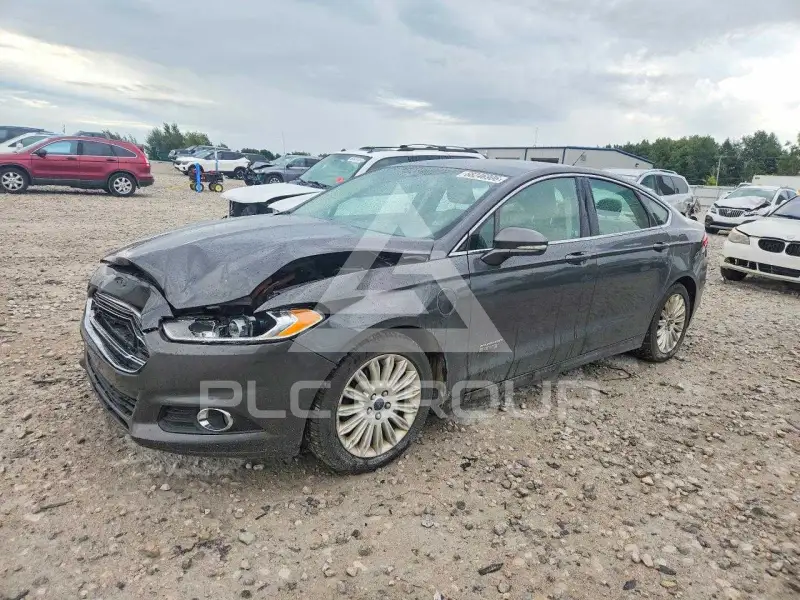 2016 Ford FUSION фото