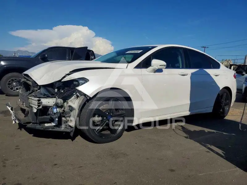 2016 Ford FUSION photo