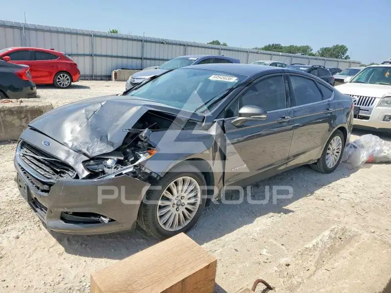 2016 Ford FUSION photo